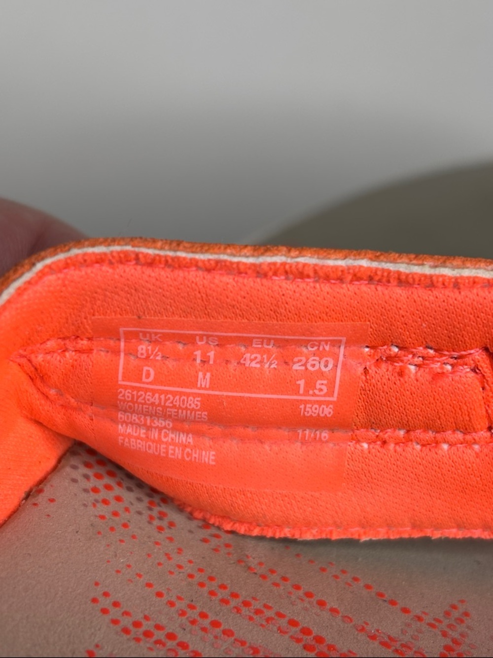 Clarks size 11M Bright Coral Orange Women's Thong Sandals - Picture 10 of 10
